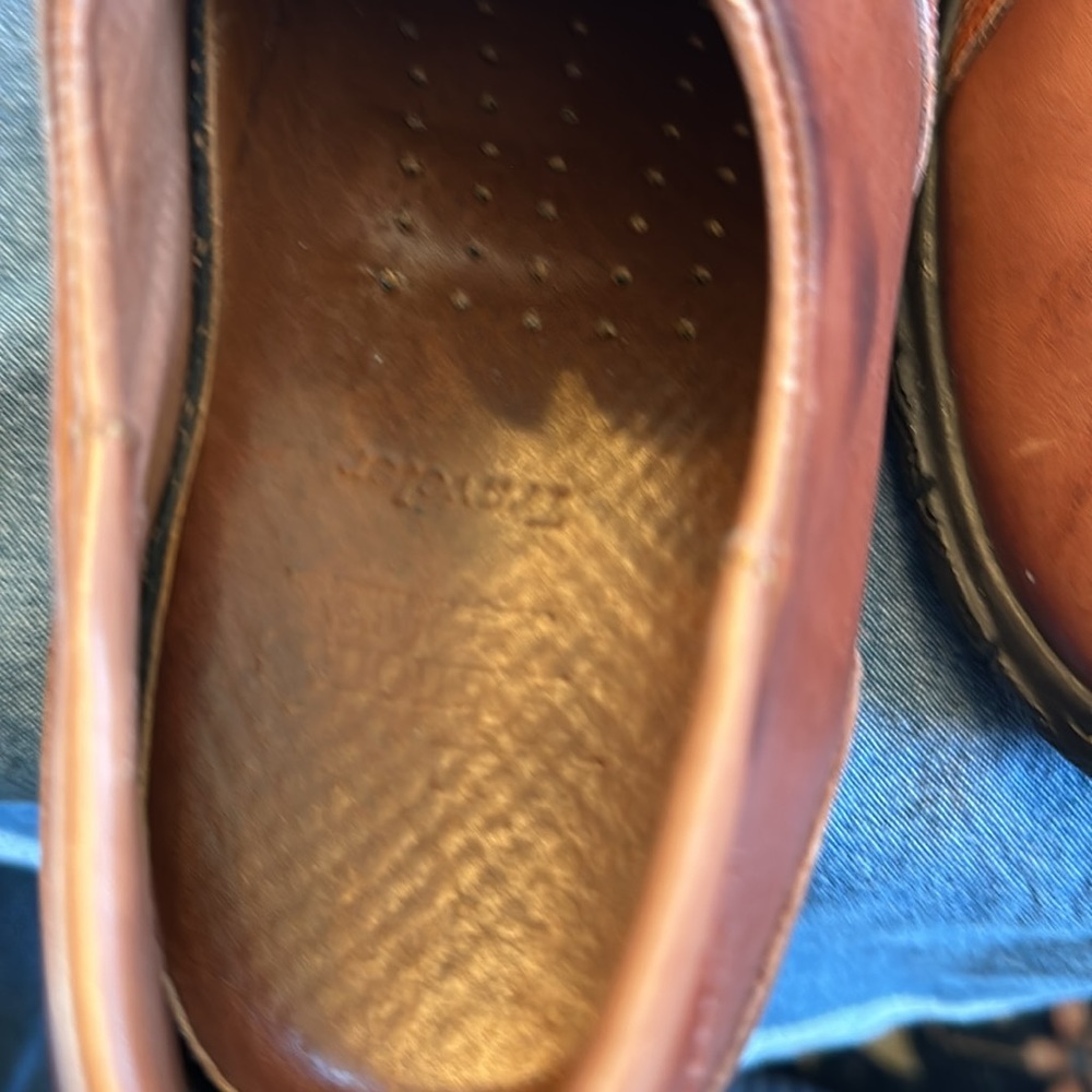 Allen Edmonds leather Traveler men’s  Sneakers size 9 1/2
Price is firm - Picture 5 of 13